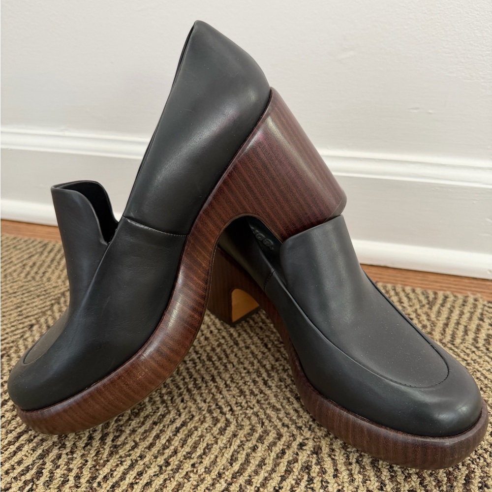 Vince Narissa Women's Black Leather Heeled Loafers Clogs Size 6M MSRP $375